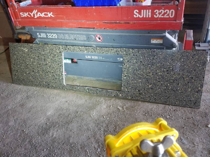 lot 17 image: Granite Counter Top