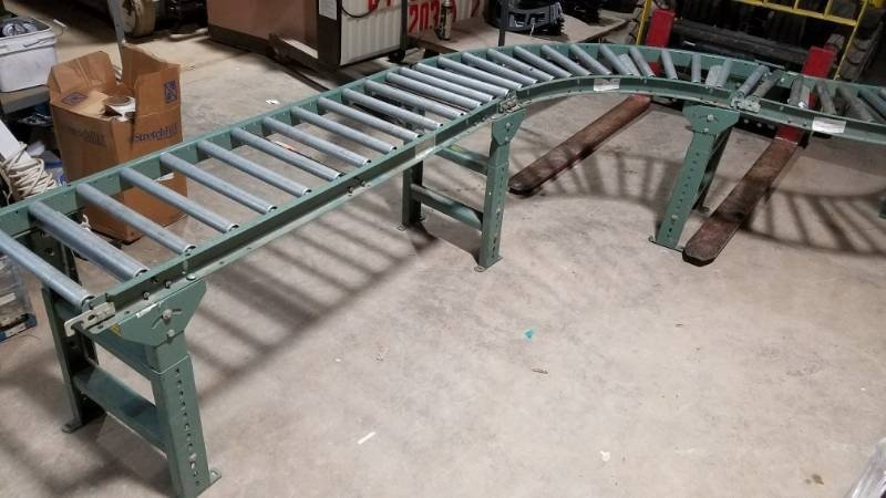 lot 33 image: Roller Conveyor