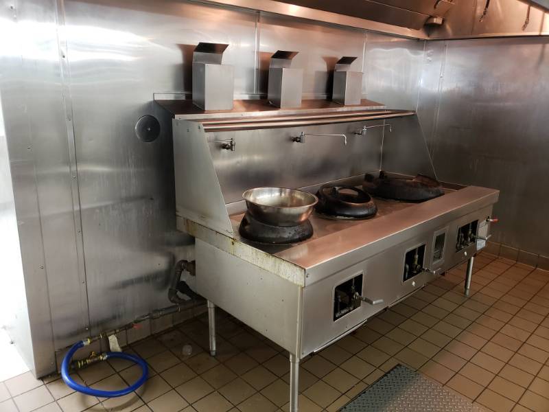 lot 1 image: 3-Burner Wok Grille
