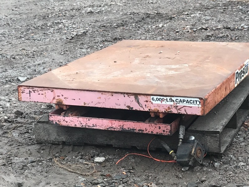 lot 6 image: Presto Industrial Hydraulic Lift Table