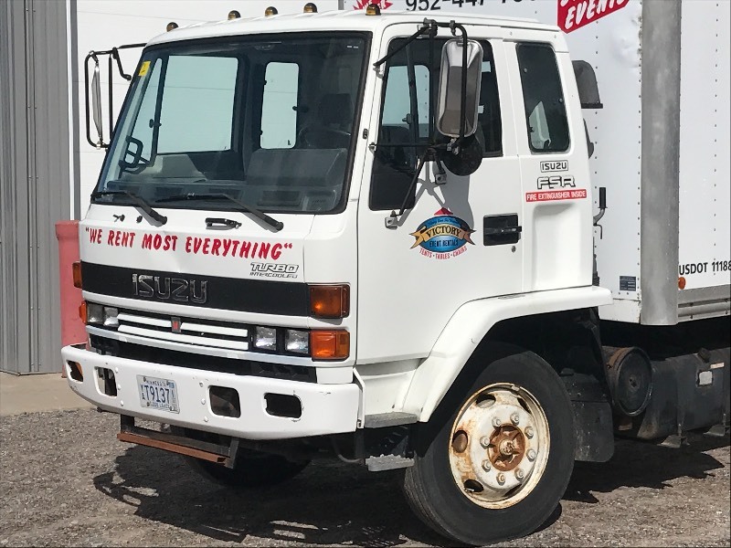 lot 2 image: 1995 Isuzu FSR Box Truck