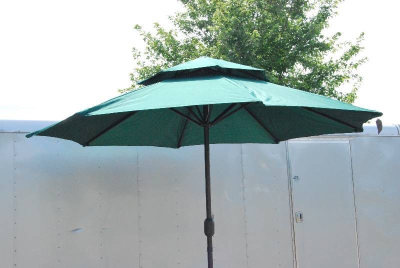 lot 58 image: New 10ft Patio Umbrella