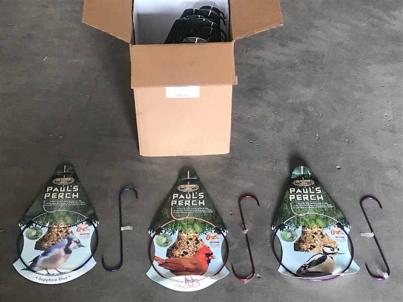 lot 24 image: 25-Pack Of Bird Perchs