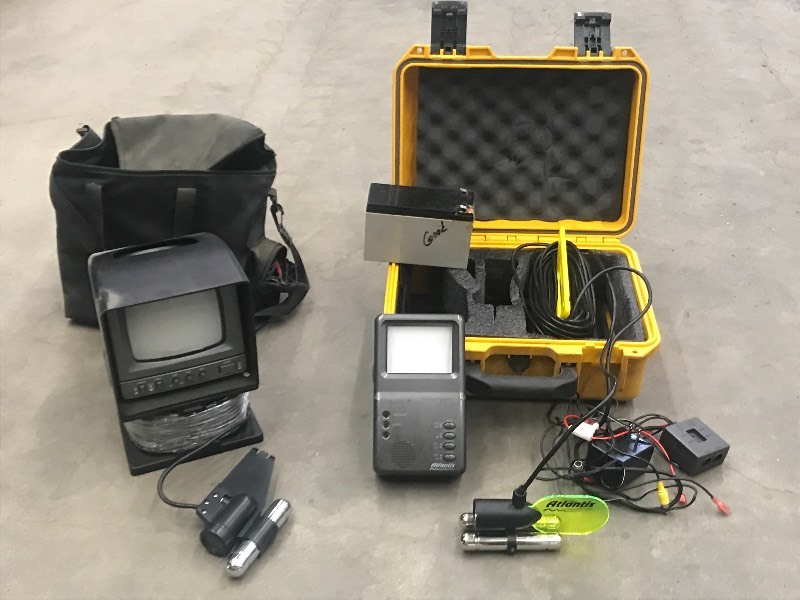 lot 50 image: (2) Underwater Camera Sets