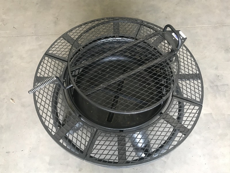 lot 70 image: Unused Outdoor Patio Fire Pit