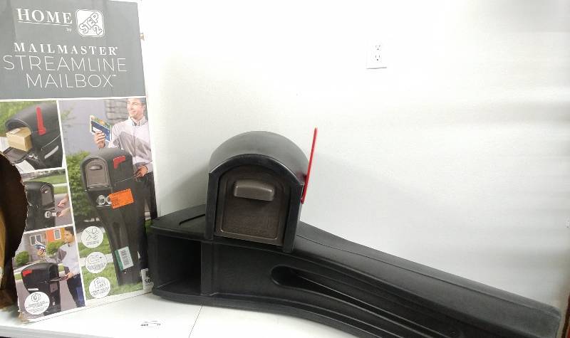 lot 23 image: MailMaster Streamline Mailbox