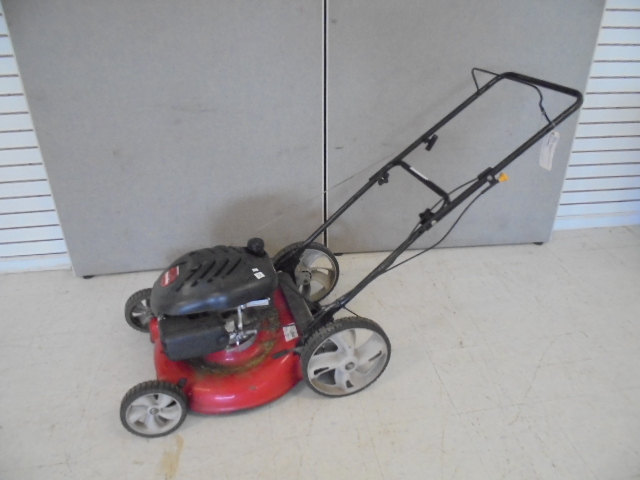 lot 5 image: Lawn Mower