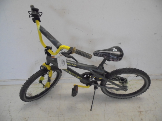 lot 26 image: Magna Rip Claw BMX Bicycle