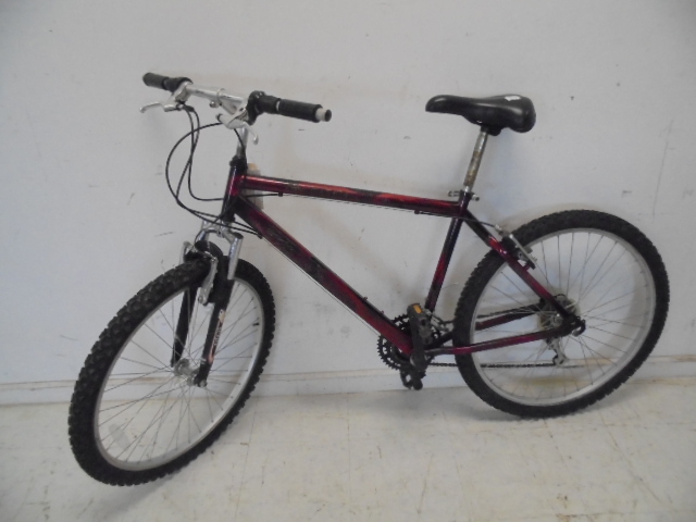 lot 30 image: EST Extreme 21 Speed Bicycle
