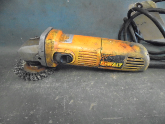 lot 46 image: Angle Grinder