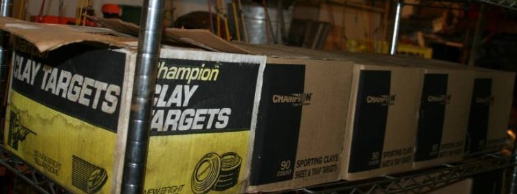 lot 84 image: Clay Target Pigeons