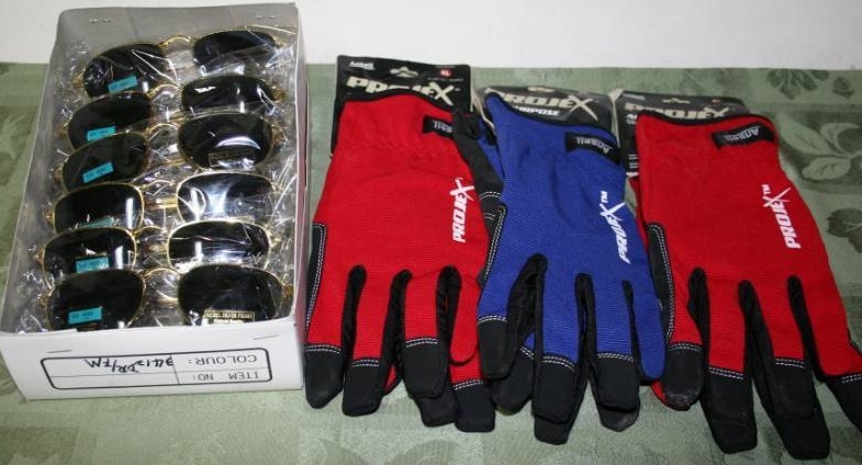 lot 131 image: Gloves and Sunglasses