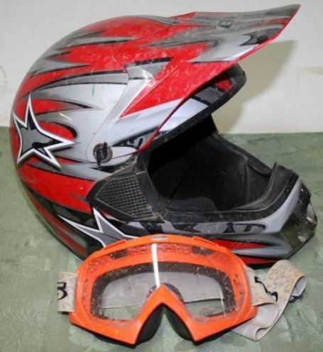 lot 147 image: ATV GLX Helmet with Goggles