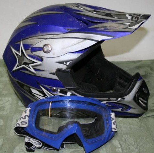 lot 151 image: ATV GLX Helmet with Goggles
