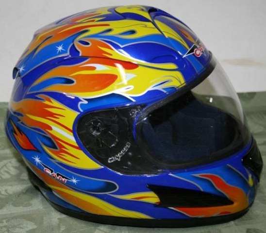 lot 158 image: V-Can Helmet