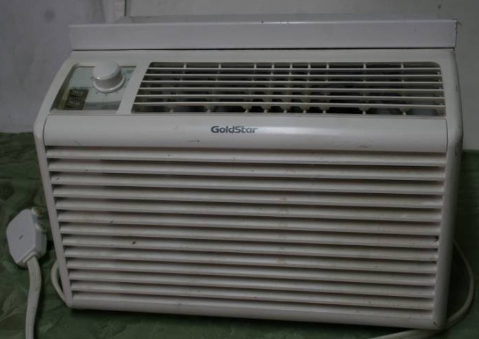 lot 185 image: Air Conditioner