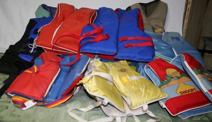 lot 228 image: Assorted Life Vest