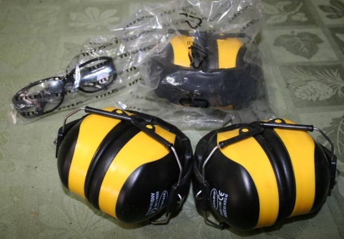 lot 232 image: Ear and Eye Protection