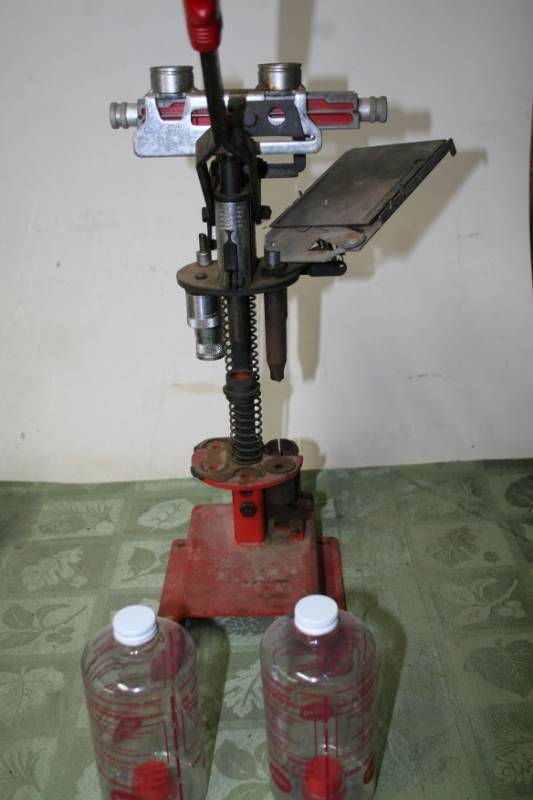 lot 235 image: Shot Shell Reloader