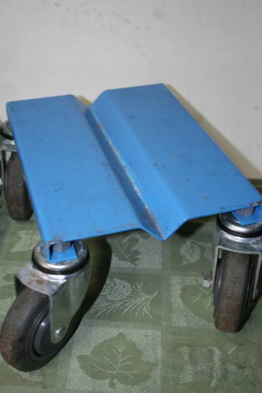 lot 290 image: Snowmobile Dollies