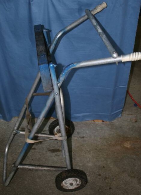 lot 305 image: Boat Motor Carrier