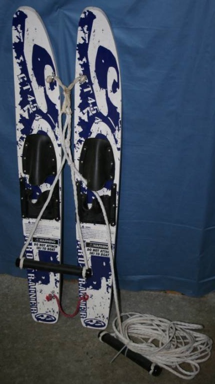 lot 321 image: Learner Water Skis