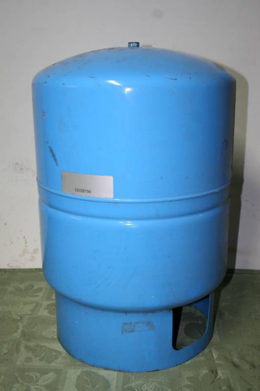 lot 326 image: Air Tank for Wells