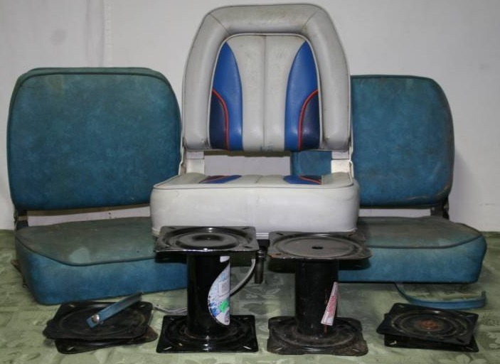 lot 334 image: Boat Seats with Pedestals
