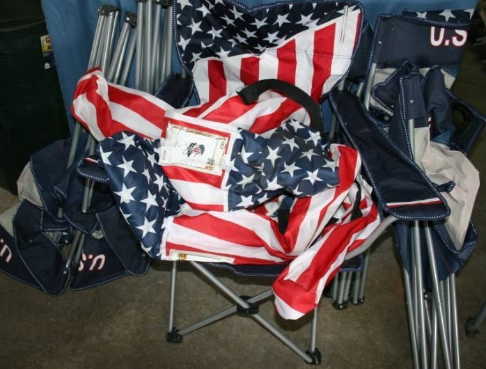lot 387 image: Folding Outdoor Chairs