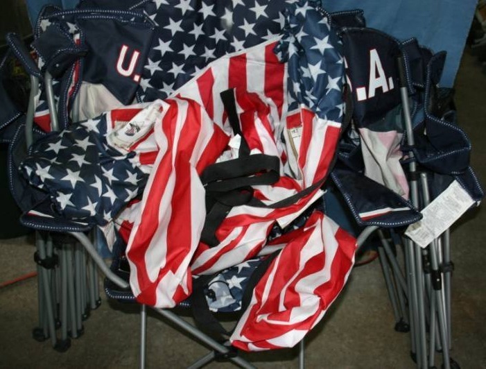 lot 388 image: Folding Outdoor Chairs