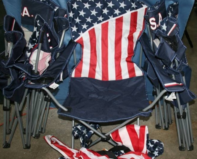 lot 389 image: Folding Outdoor Chairs