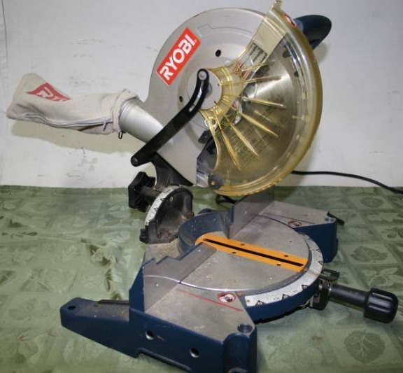 lot 397 image: Chop Saw
