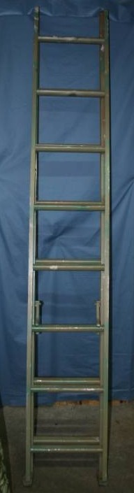 lot 407 image: Aluminum Extension Ladder