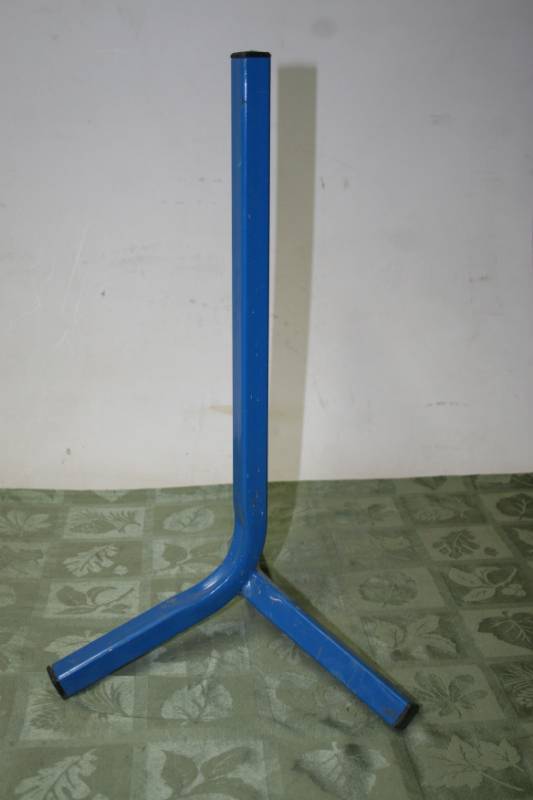 lot 415 image: Trailer Stand