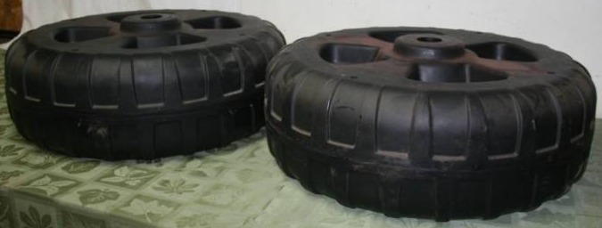 lot 422 image: Dock Wheels