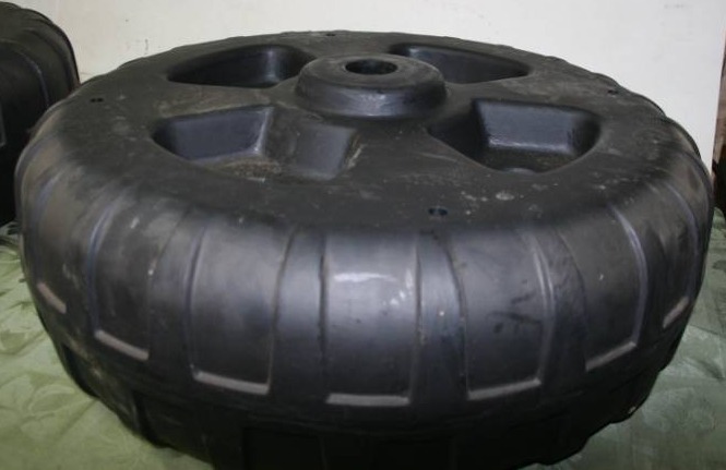 lot 423 image: Dock Wheels
