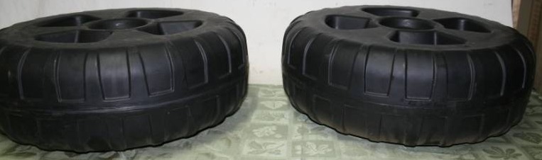 lot 427 image: Dock Wheels