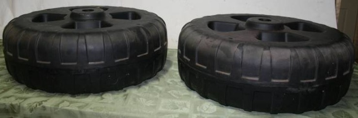 lot 429 image: Dock Wheels