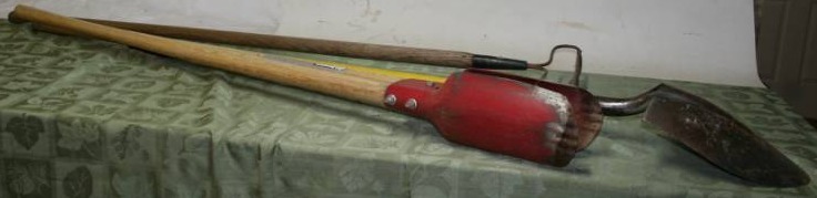 lot 431 image: Yard Tools