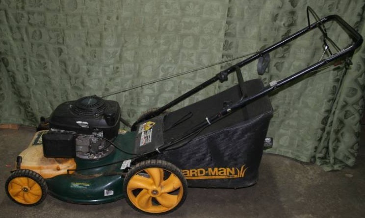 lot 436 image: Lawn Mower