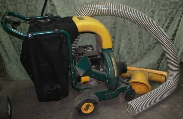 lot 437 image: Yard ChipperShredderVacuum