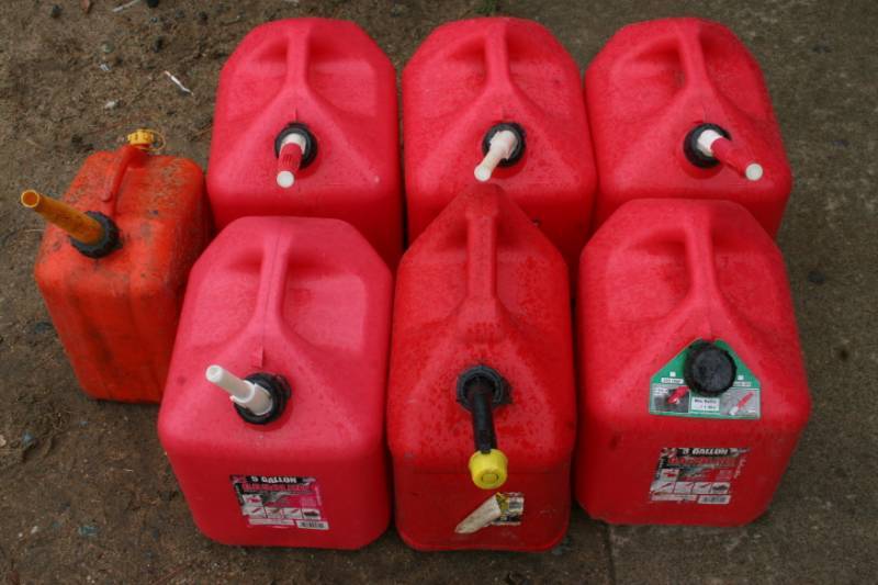 lot 455 image: Gas Cans