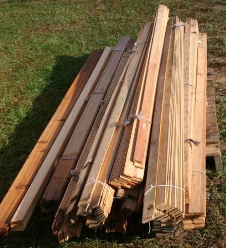 lot 462 image: Lattice Board and Trim