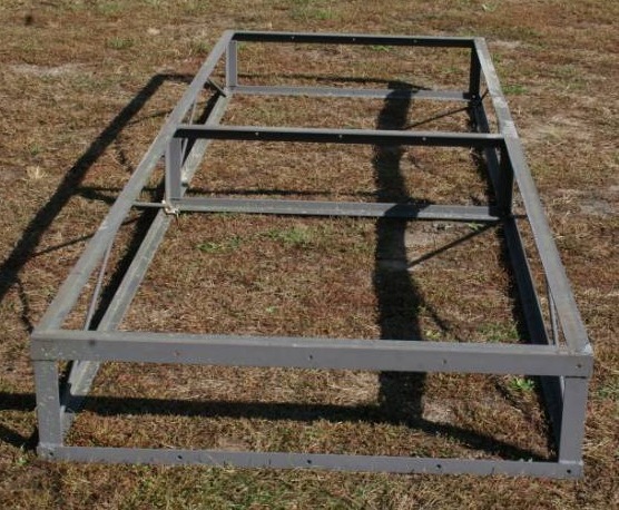 lot 475 image: Aluminum Dock Section