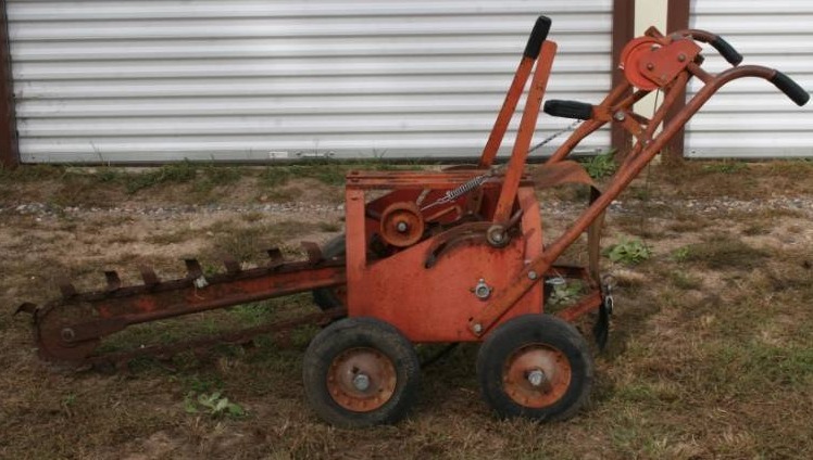 lot 486 image: Trench Digger