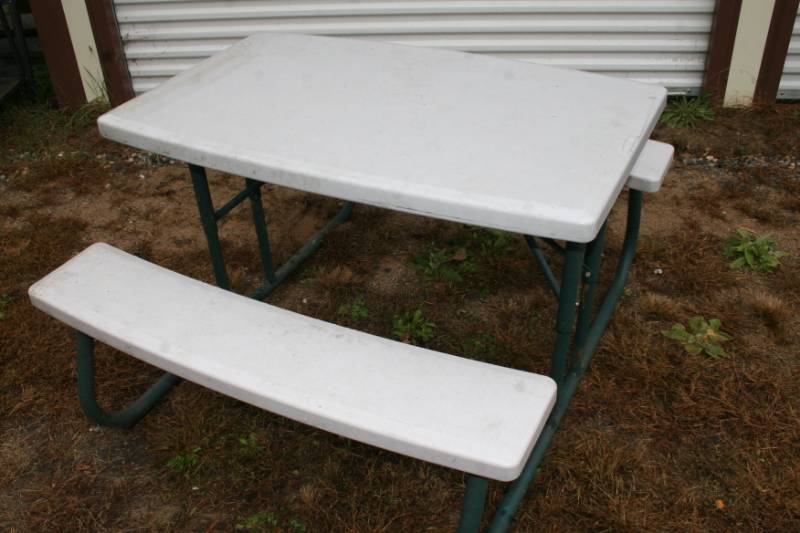 lot 43 image: Folding Outdoor Table