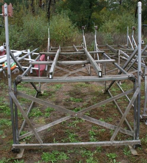 lot 33 image: Personal Watercraft Lift