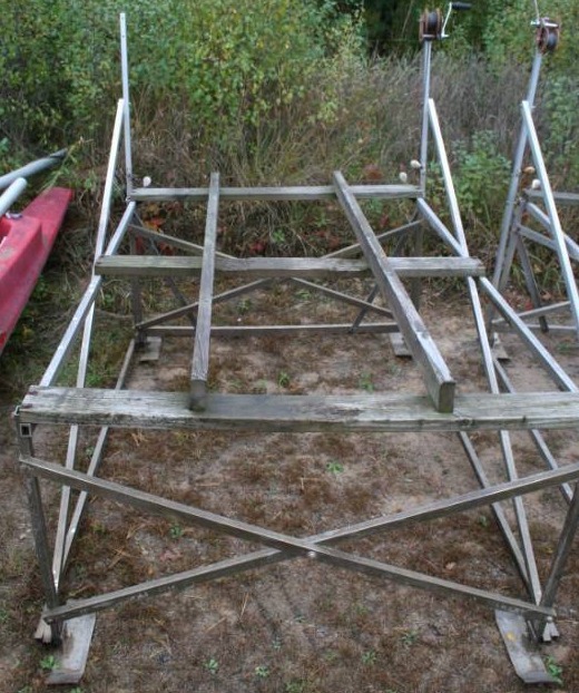lot 35 image: Personal Watercraft Lift