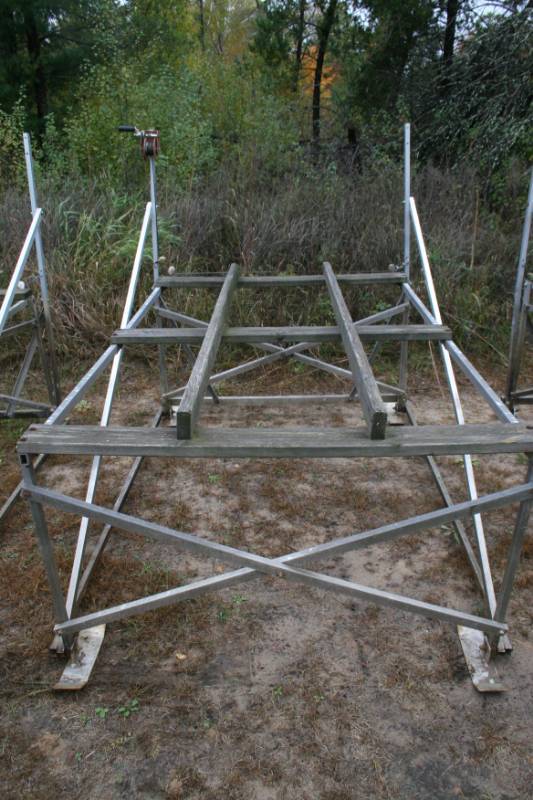 lot 38 image: Personal Watercraft Lift