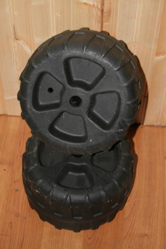 lot 489 image: Dock Wheels